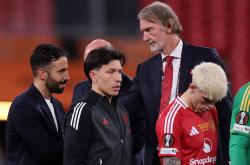 曼联集结日再遭质疑，志在意甲名次提升，话题不断，临场指挥获称赞的简单介绍万博体育全站APP